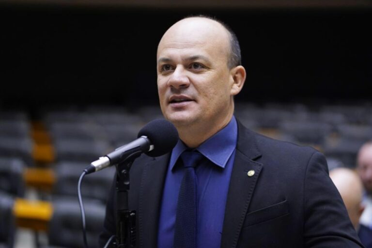 Gilberto classifica como vergonhosa aliança do PL e PT em Picuí