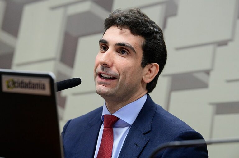 Senado aprova Gabriel Galípolo para presidência do Banco Central